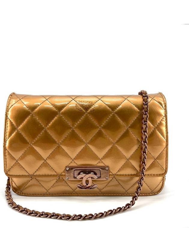 Patent woc mini bag cross - CHANEL - BALAAN 2