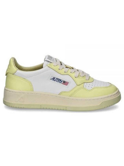 Women's Medalist Bi-Color Low-Top Sneakers Yellow - AUTRY - BALAAN 2