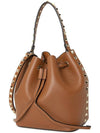 Rockstud Grain Calfskin Bucket Bag Saddle Brown - VALENTINO - BALAAN 3