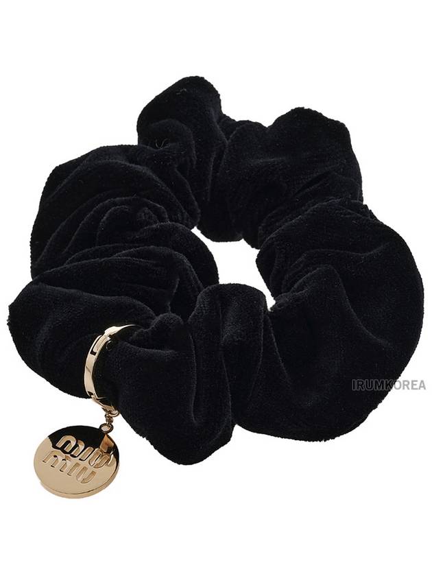 Medal Logo Velvet Scrunchie Black - MIU MIU - BALAAN 2