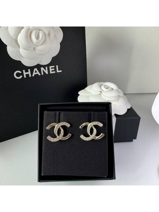 CC logo earrings crystal gold ABC547 - CHANEL - BALAAN 3