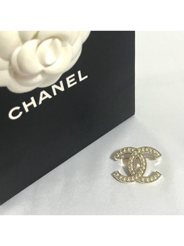 CC logo pearl cubic brooch gold ABB266 - CHANEL - BALAAN 4