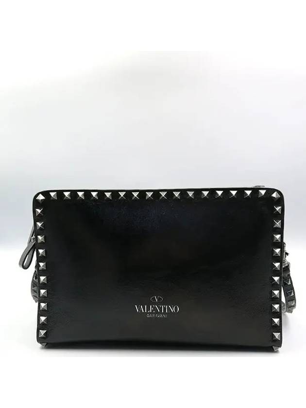 Rockstud decorated black patent leather one pocket crossbag - VALENTINO - BALAAN 3