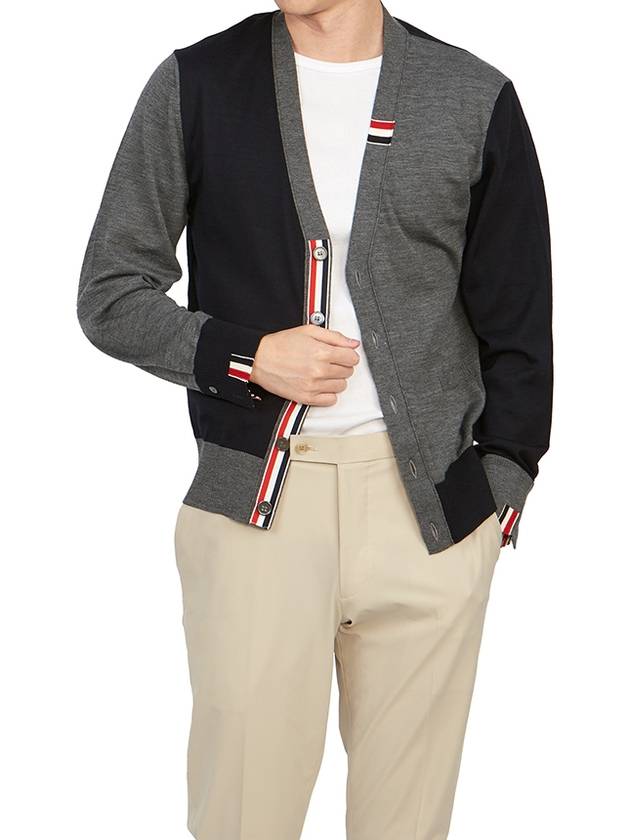 Fun Mix Fine Merino Jersey Stripe Relaxed V-Neck Cardigan Navy Grey - THOM BROWNE - BALAAN 7