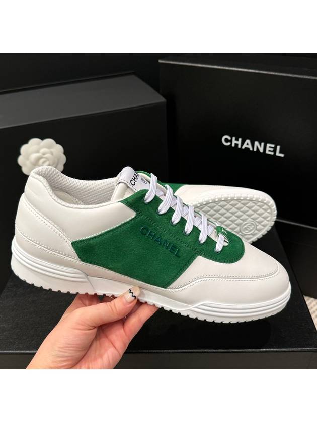 Men's Sneakers Suede Calfskin White Green - CHANEL - BALAAN 2