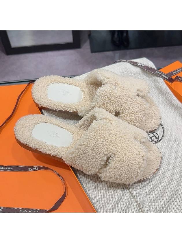 Izmir Woolskin Sandals Ecru - HERMES - BALAAN 3