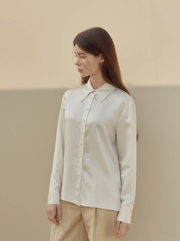 Harper Glossy Collar Blouse Ivory - ARIFF - BALAAN 3