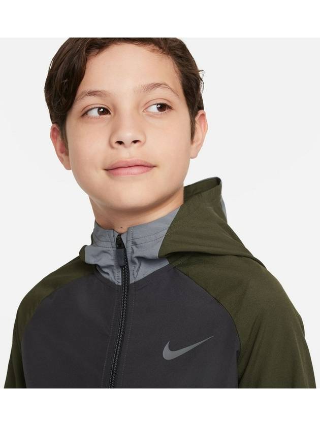 Kids Windbreaker Jacket DO7095 060 Charcoal Olive 160 L Asian Fit - NIKE - BALAAN 3