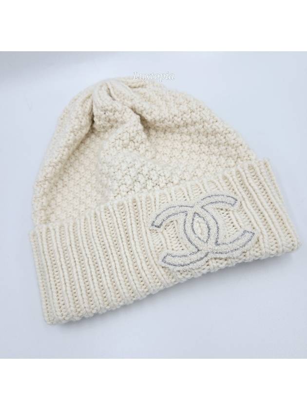 Women s Beanie Hat White Cashmere Silver CC Logo AAA396 - CHANEL - BALAAN 1