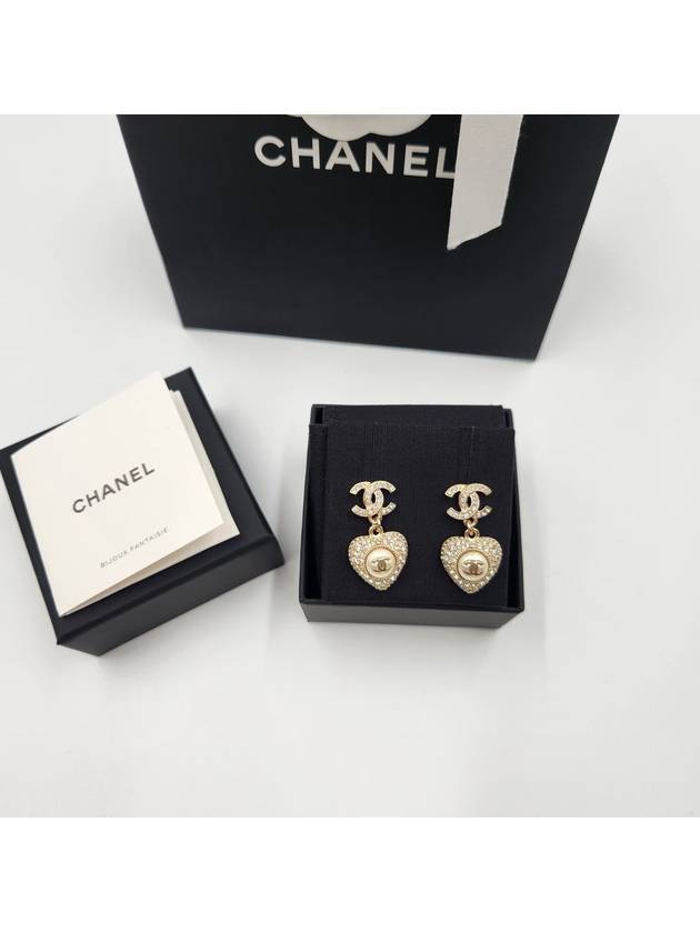 CC Logo Heart Drop Cubic Pearl Earrings Silver - CHANEL - BALAAN 4