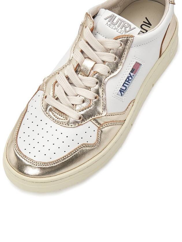 Medalist Low Top Sneakers Platinum White - AUTRY - BALAAN 8