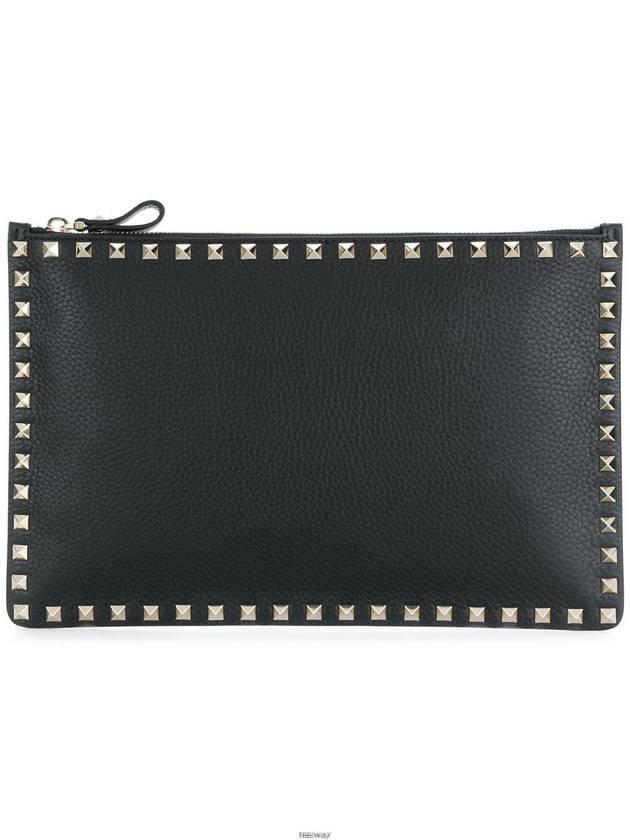 Rockstud Pebble Leather Clutch 30X20 VW0P0269 VSH 0NO - VALENTINO - BALAAN.