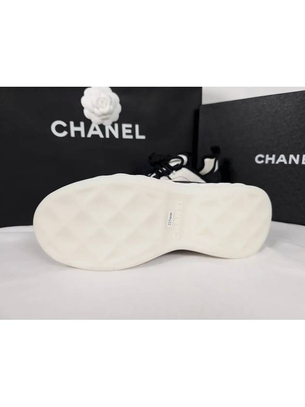 Logo Mixed Fibers Suede Low Top Sneakers White - CHANEL - BALAAN 5