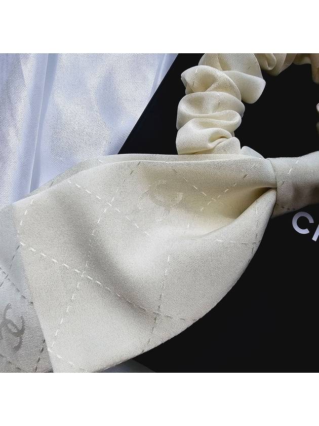 CC logo ribbon hair scrunchie silk scrunch tripe band tie white ivory AAA374 - CHANEL - BALAAN 4