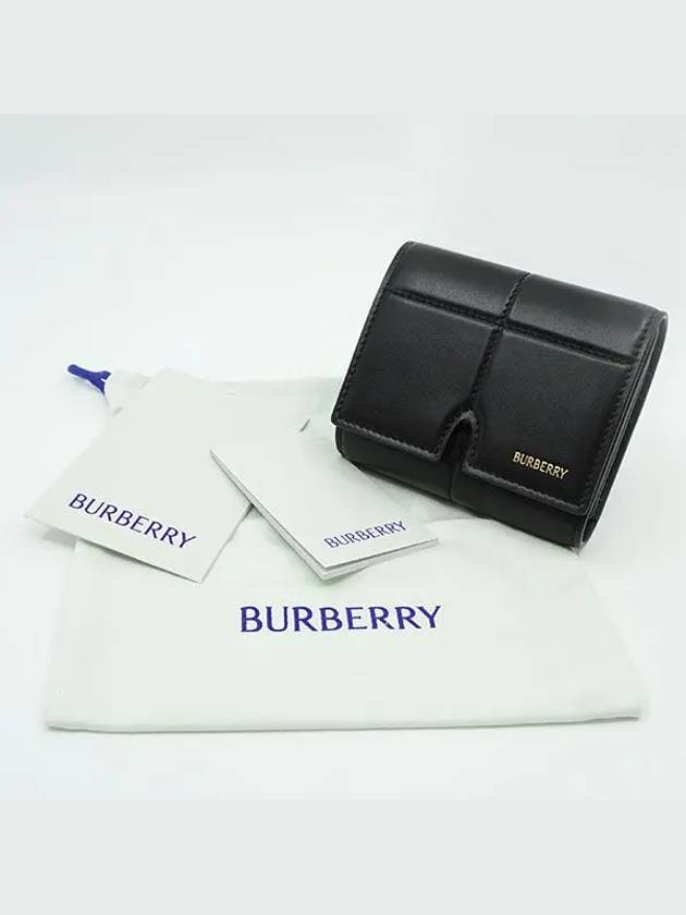 Snip Compact Half Wallet Black 8093548 - BURBERRY - BALAAN 2