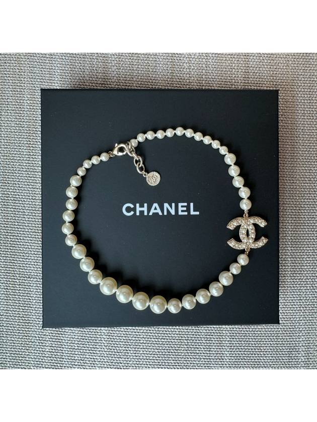 Necklace Metal Glass Pearls Resin & Gold Pearly White Crystal - CHANEL - BALAAN 4