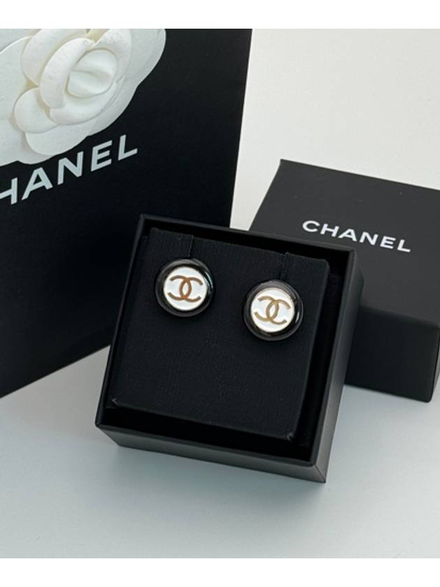 CC Logo Earrings White Black - CHANEL - BALAAN 6