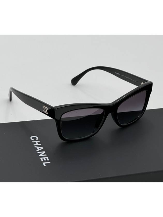 Sunglasses Square Black Crystal Gold A71530 - CHANEL - BALAAN 2