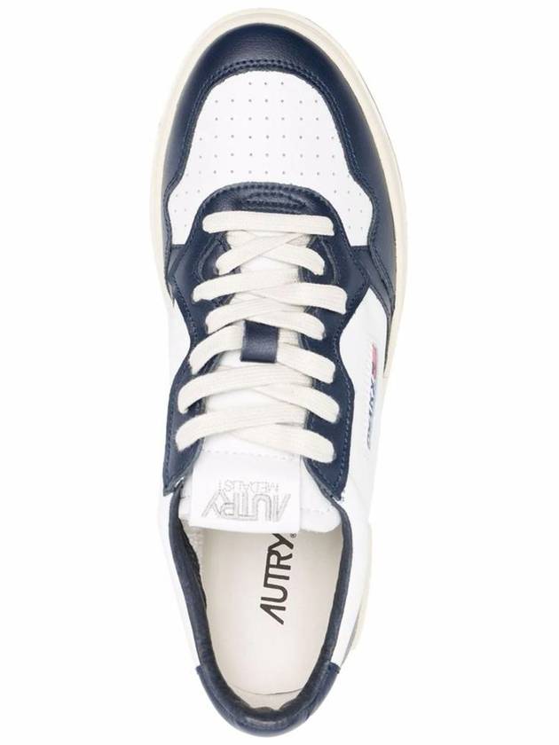 Medalist Navy Tab Low Top Sneakers White Navy - AUTRY - BALAAN 5