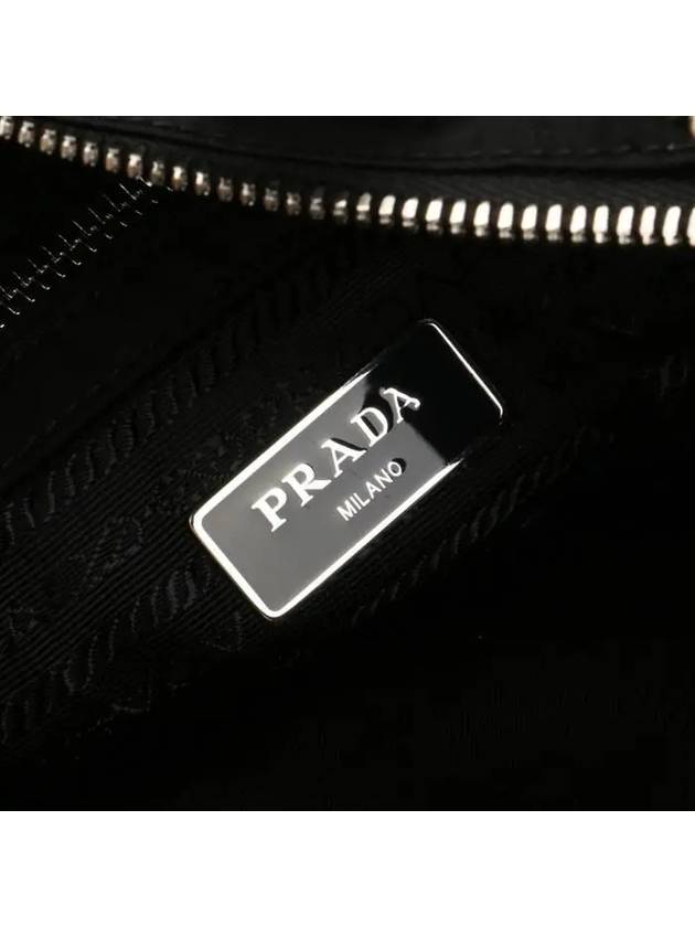 Triangle Logo Re-Nylon Padded Tote Bag Black - PRADA - BALAAN 8