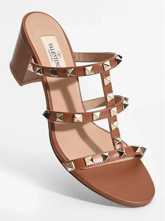 2W2S0C47 Rockstud Slide Sandals Brown - VALENTINO - BALAAN 1