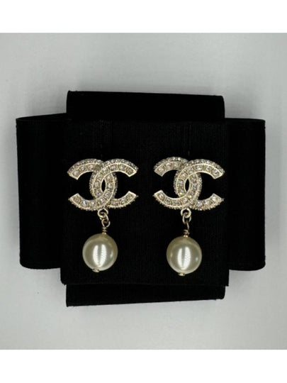 CC Metal Logo Pearl Earrings Gold - CHANEL - BALAAN 2