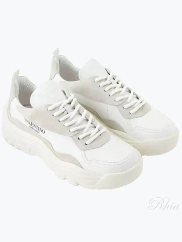 Men's Banshee Gumboy Low Top Sneakers White - VALENTINO - BALAAN 2