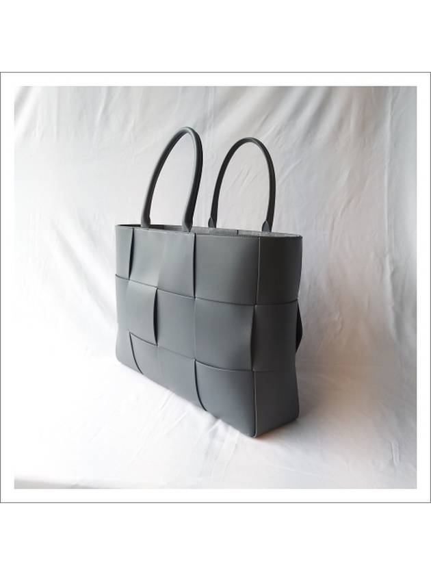 Intrecciato Arco Tote Bag Gray - BOTTEGA VENETA - BALAAN.