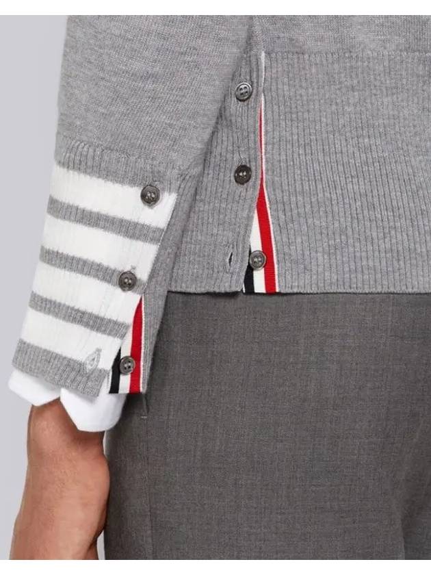 Men's Fine Merino Wool 4 Bar Cuff V-Neck Cardigan Grey - THOM BROWNE - BALAAN 7