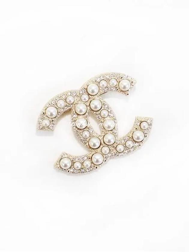 Classic CC Logo Pearl Crystal Brooch Gold - CHANEL - BALAAN 4