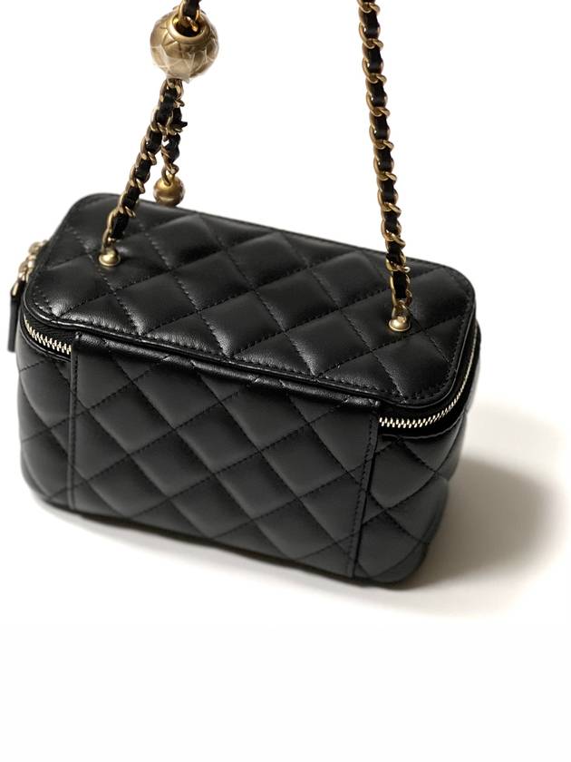 Classic Crossbag On Chain Grained Calfskin & Silver Black - CHANEL - BALAAN 3