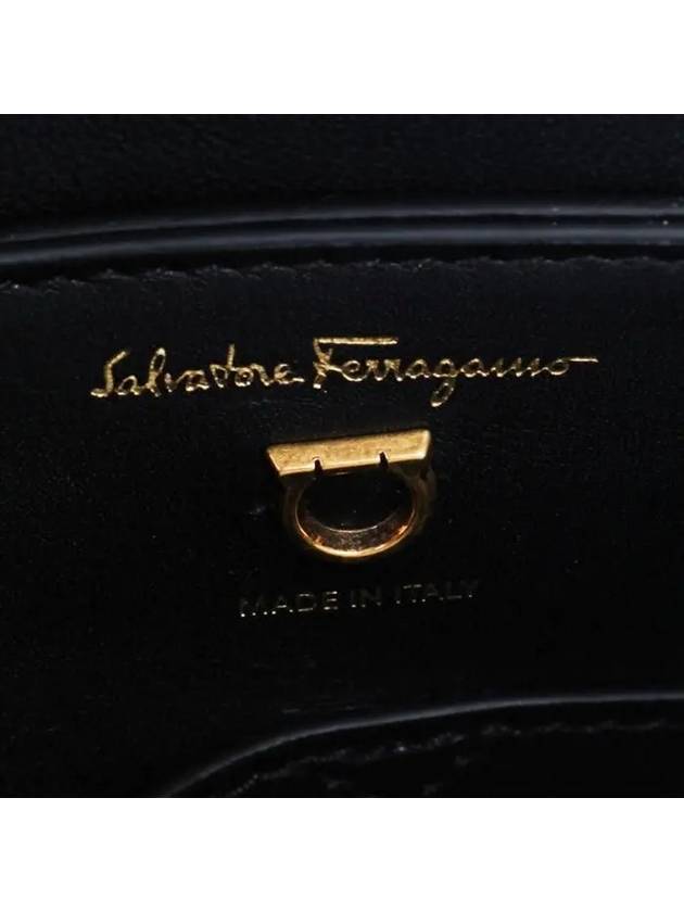 Gancini Trifolio Flap Leather Shoulder Bag Black - SALVATORE FERRAGAMO - BALAAN 10