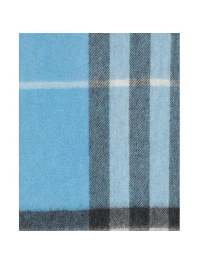 Classic Check Cashmere Muffler 8065041 - BURBERRY - BALAAN 4