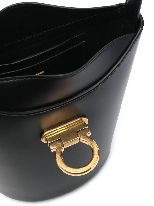 Small Trifolio Shoulder Bag Black - SALVATORE FERRAGAMO - BALAAN 3