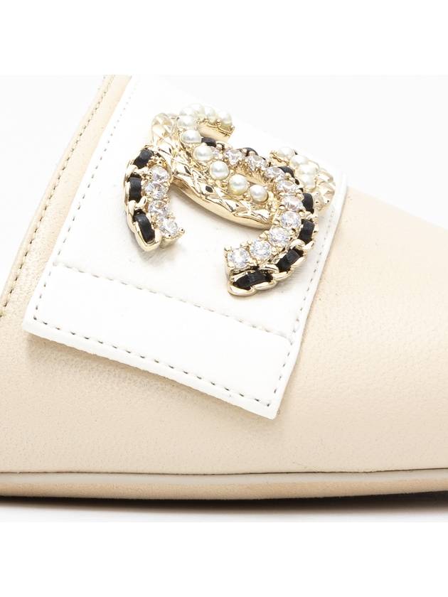 CC Logo Crystal Pearl Slippers Beige - CHANEL - BALAAN.