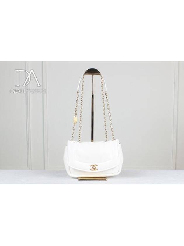 Women s CC Charm Gold Chain Flap Bag No 28 Condition A - CHANEL - BALAAN 1