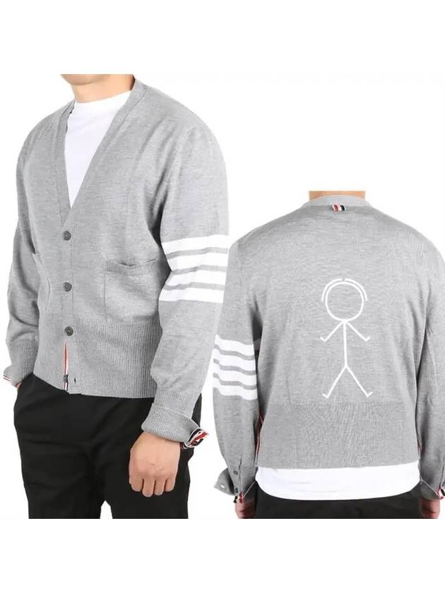 Men's 4 Bar Mr. Tom Icon Intarsia Bag Classic Merino Wool Cardigan Grey - THOM BROWNE - BALAAN 2