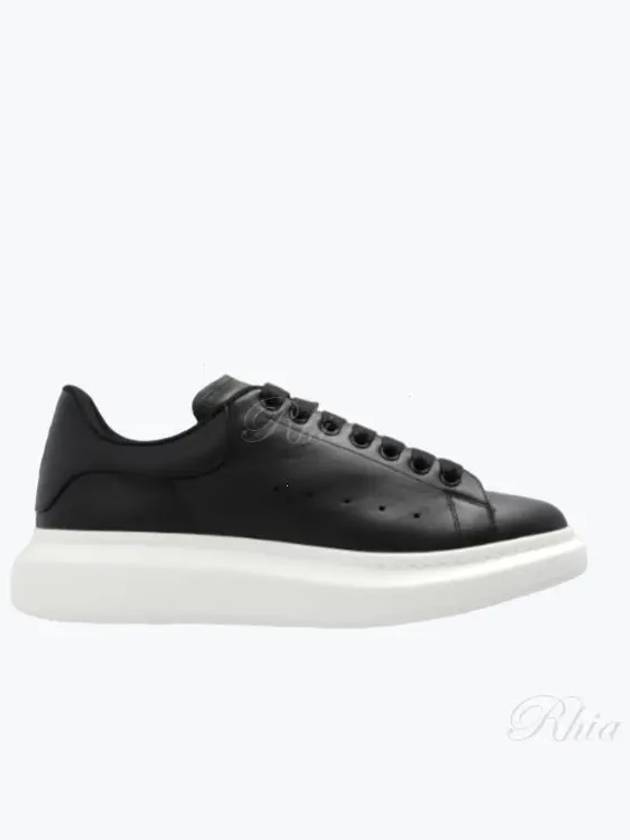 Oversized Lace-Up Low-Top Sneakers Black - ALEXANDER MCQUEEN - BALAAN 2