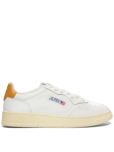 Autry White And Honey-Colored Leather Medalist Low Sneakers - AUTRY - BALAAN 1