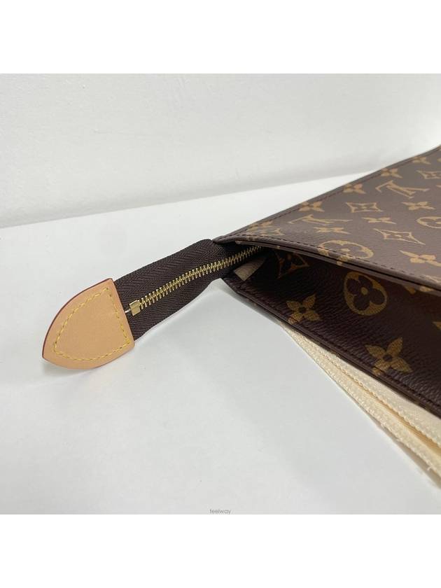 Monogram Pochette Toilet 26 Clutch - LOUIS VUITTON - BALAAN 4