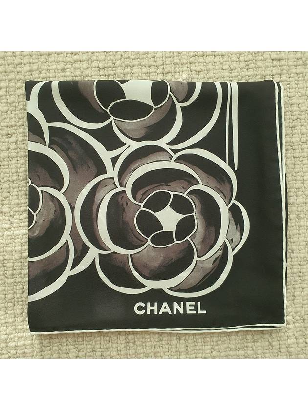 Camellia Drawing Square Scarf Black - CHANEL - BALAAN 2