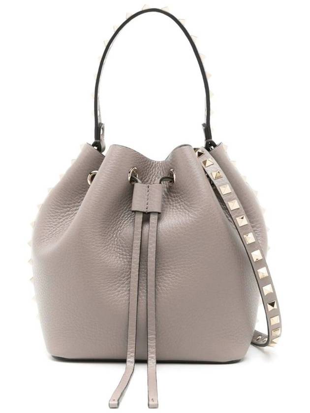 Rockstud Bucket Bag Moon Taupe - VALENTINO - BALAAN 2