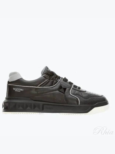 2Y2S0E71NWN00A One Stud Men s Sneakers Shoes - VALENTINO - BALAAN 1