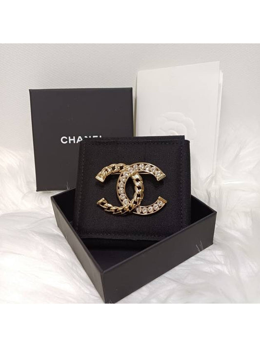 Logo crystal brooch ABD111 - CHANEL - BALAAN 1