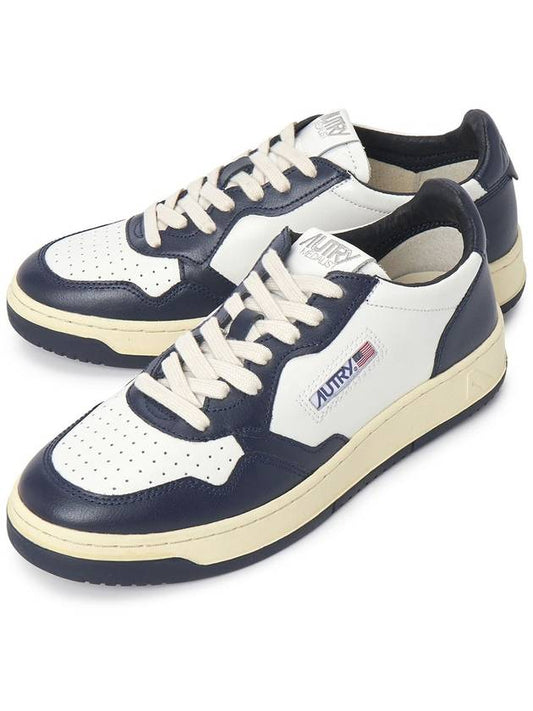 Medalist Navy Tab Low Top Sneakers White Navy - AUTRY - BALAAN 2