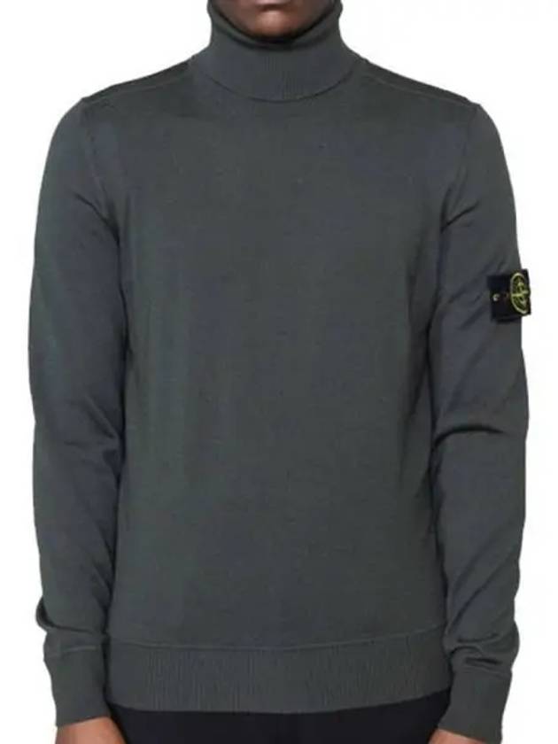 7315528C4 V0059 Wappen Patch Turtleneck Wool Knit Khaki Men s TTA 270198 - STONE ISLAND - BALAAN 1