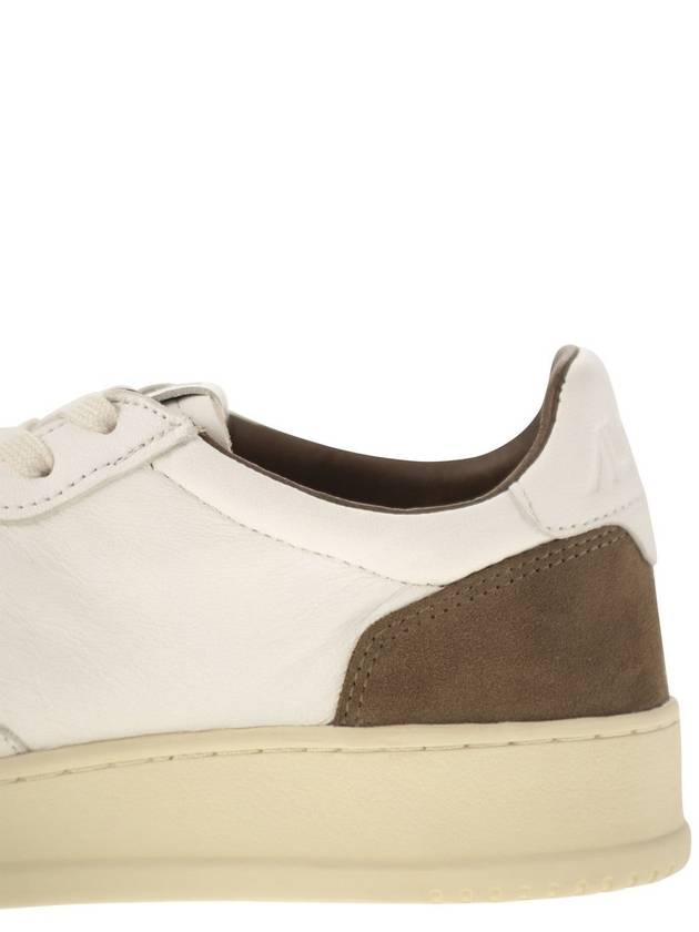 MEDALIST LOW - Sneakers in goatskin and suede - AUTRY - BALAAN 7