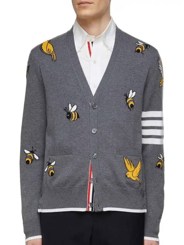 Men's Merino Bird Bee 4 Bar V-Neck Merino Cotton Cardigan Medium Grey - THOM BROWNE - BALAAN 2