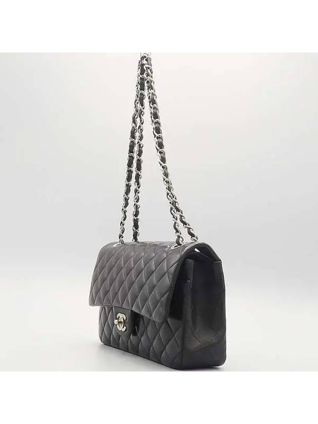 A01112 Lambskin black color classic medium M size metal silver logo chain flap shoulder bag - CHANEL - BALAAN 3