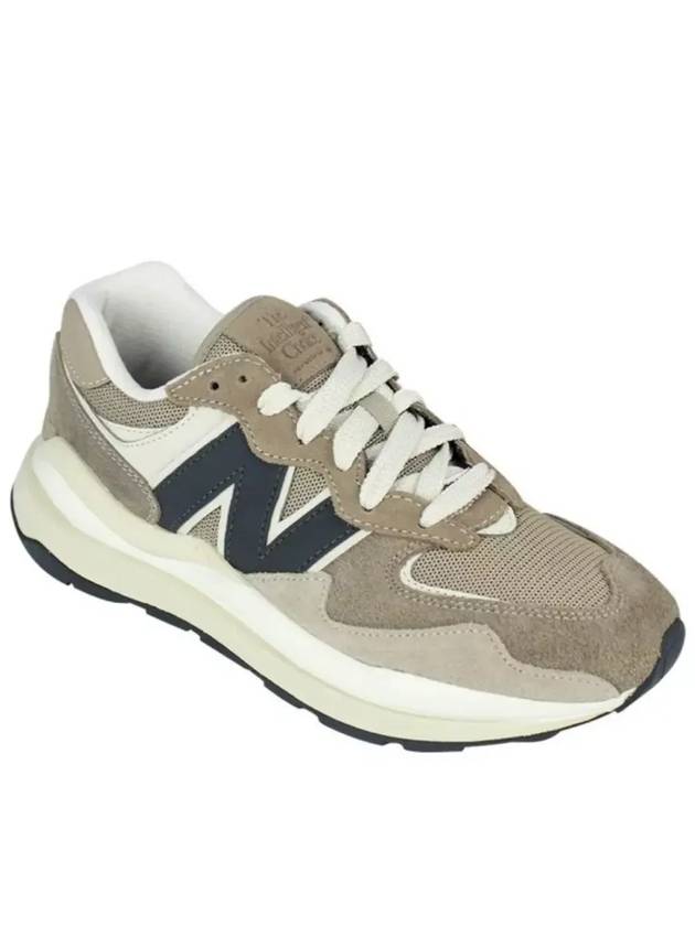 5740 Low Top Sneakers Coffee - NEW BALANCE - BALAAN 2